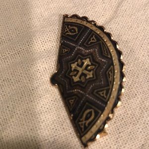 Old fan pin